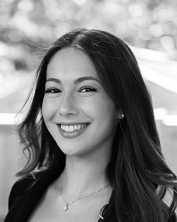 Alba Marthe, wedding content creator based in London